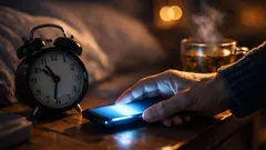 Wenn das Handy den Schlaf klaut: 5 Warnsignale bei Kindern und was Eltern abends tun können